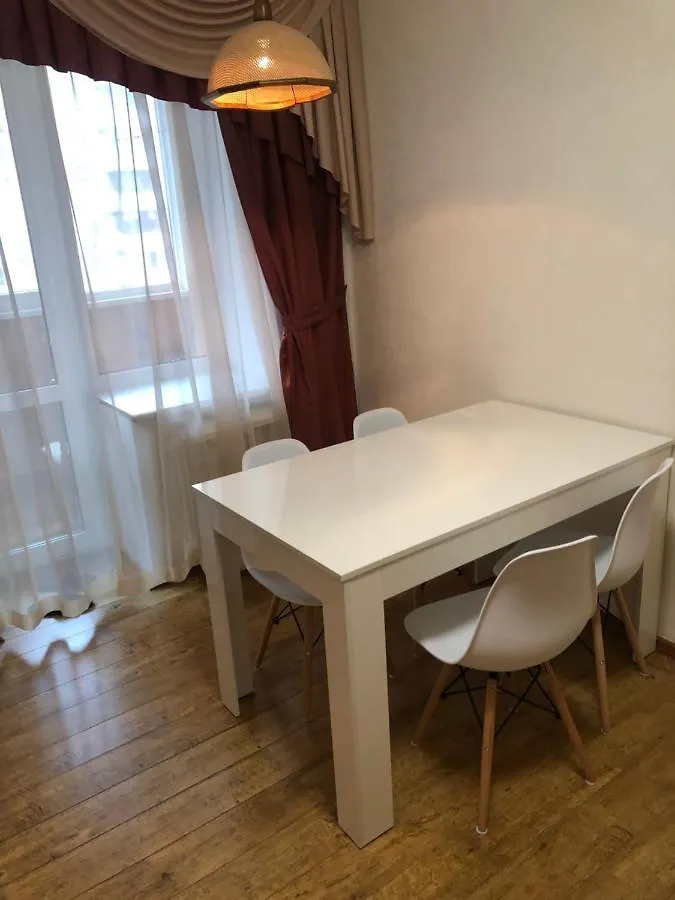 Затишна 2Х Кімнатна Квартира Біля Метро Академмістечко Kyiv Apartment